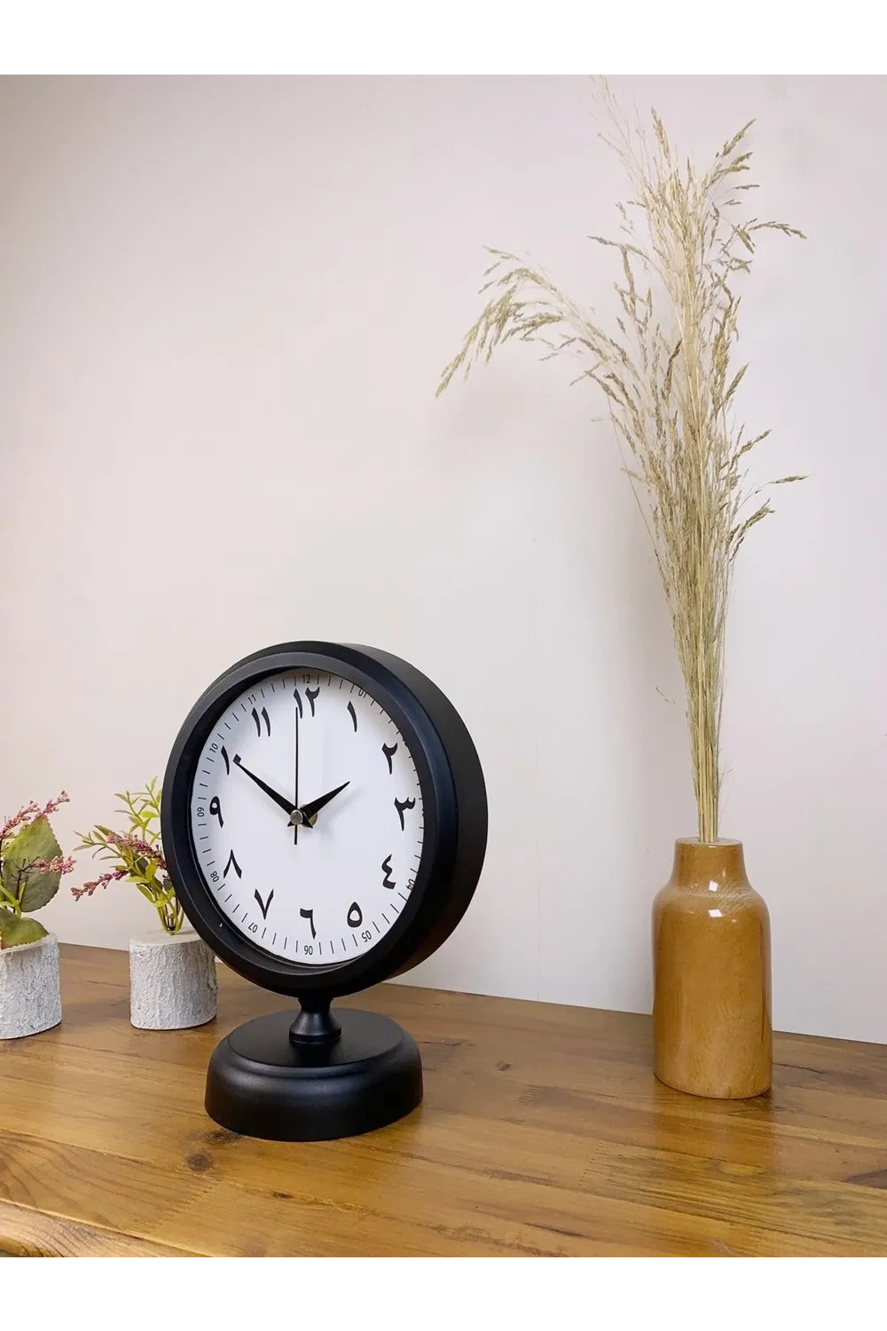 Siyah Metal Farsça Masa Saati 25×20 cm