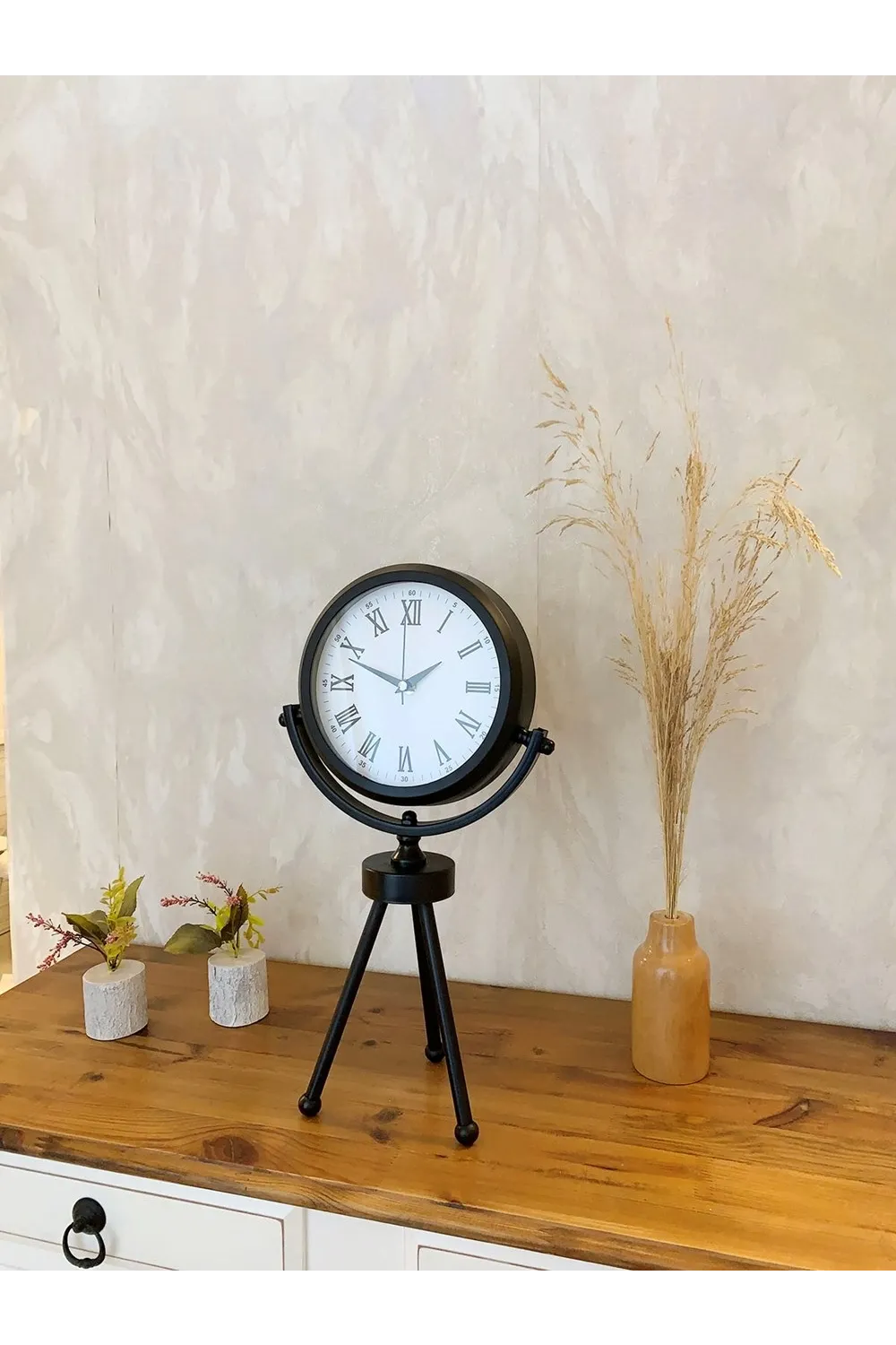 Siyah Metal Mini Tripod Roma Rakamlı Masa Saati 45×26 cm