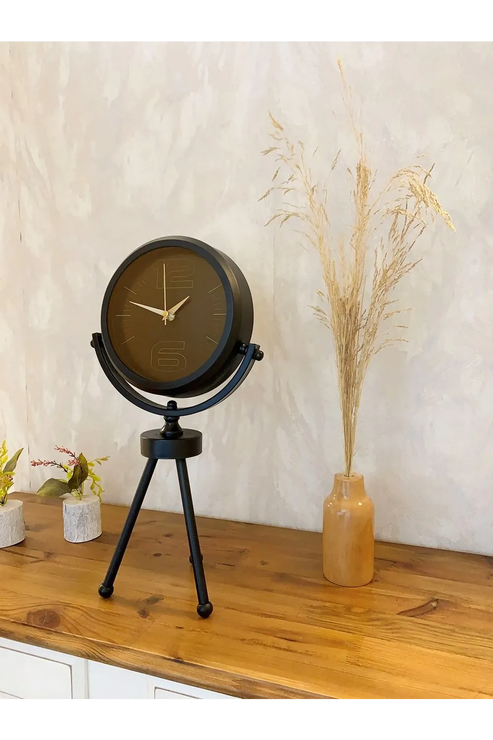 Siyah Metal Mini Tripod Spor Masa Saati 45×26 cm