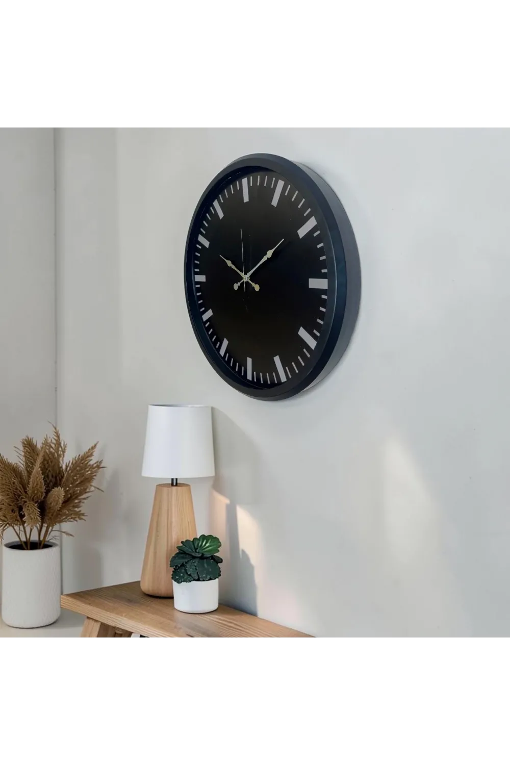 Siyah Sade & Şık 52 Cm Duvar Saati