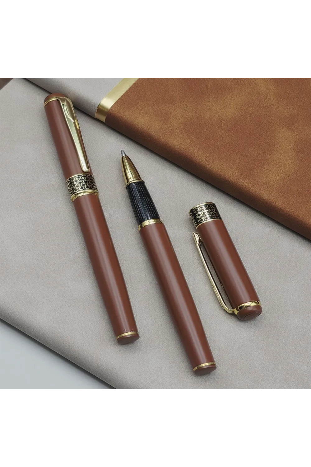 Taba Rengi Gold Detaylı Termo Deri Defter Ve Metal Roller Kalem Hediye Seti