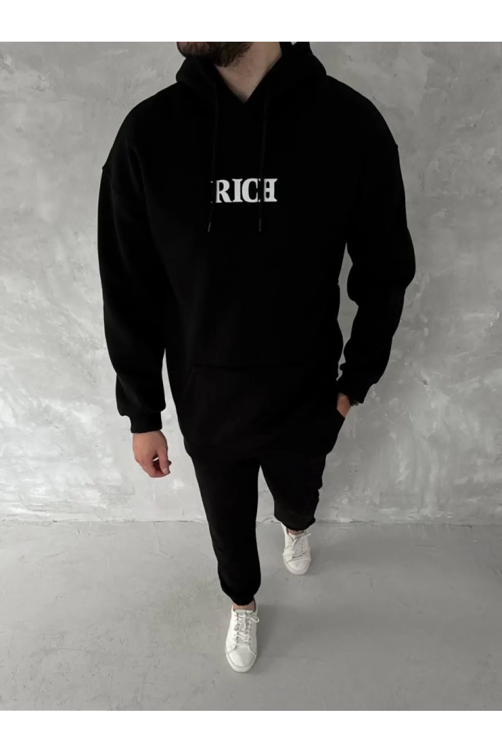 Uzun Kol Kapşonlu Göğüs Baskılı SweatShirt - Siyah