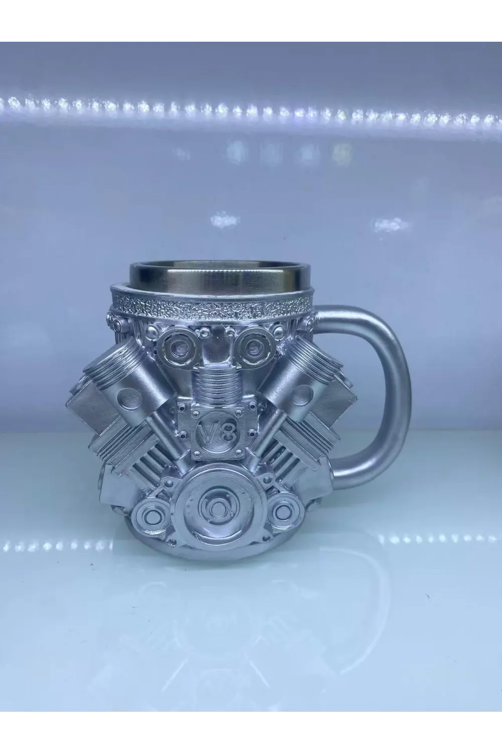 V8 Çelik Kupa