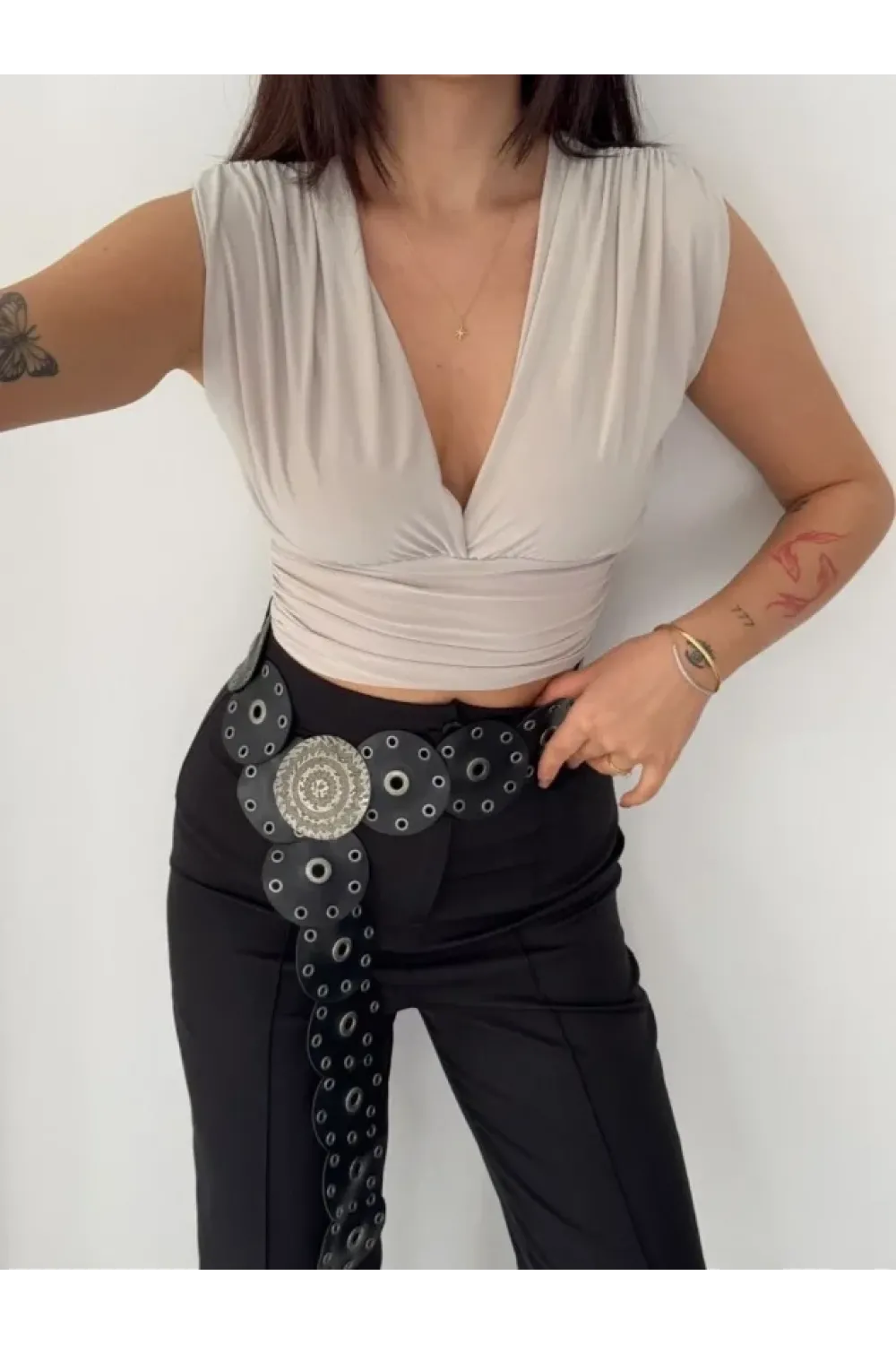 Vatkalı Kolsuz V Yaka Drapeli Crop Bluz Likralı Fit - Boyalı Gri