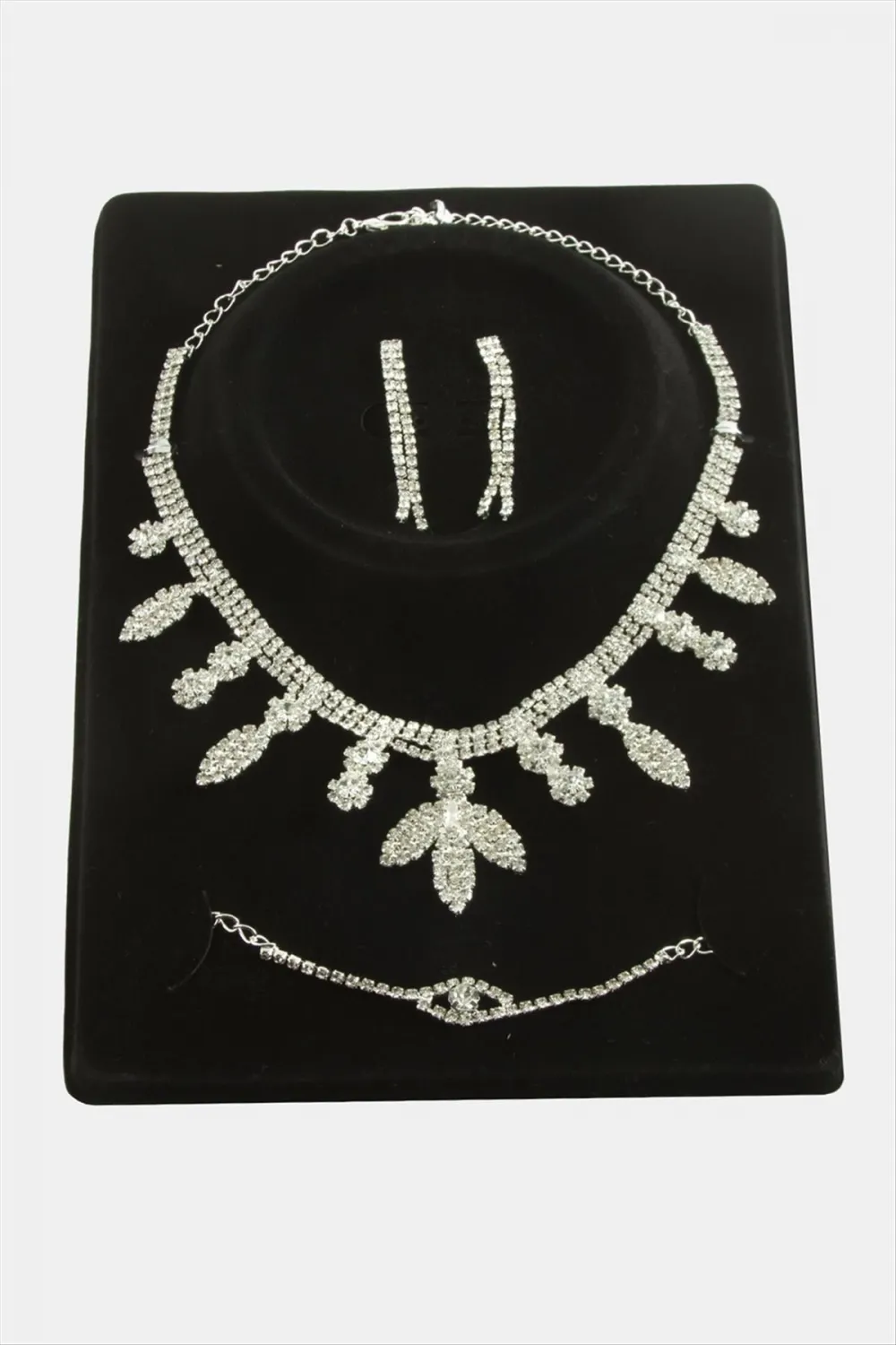 Yaprak Taşlı Lüks Set Kolye