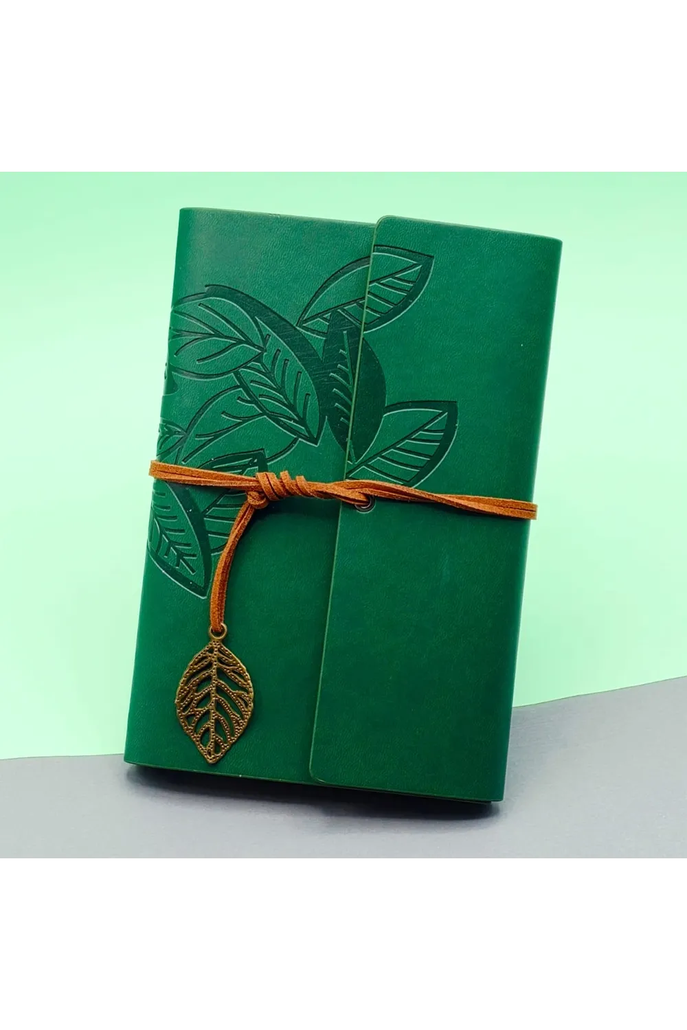 Yeşil Deri Kapaklı Yaprak Desenli Defter