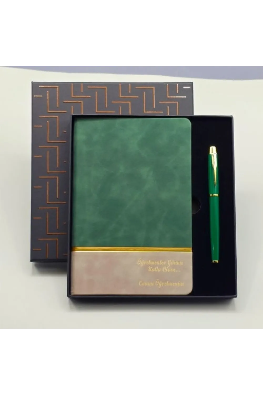 Yeşil Şeritli Defter Ve Yeşil Metal Kalem Set