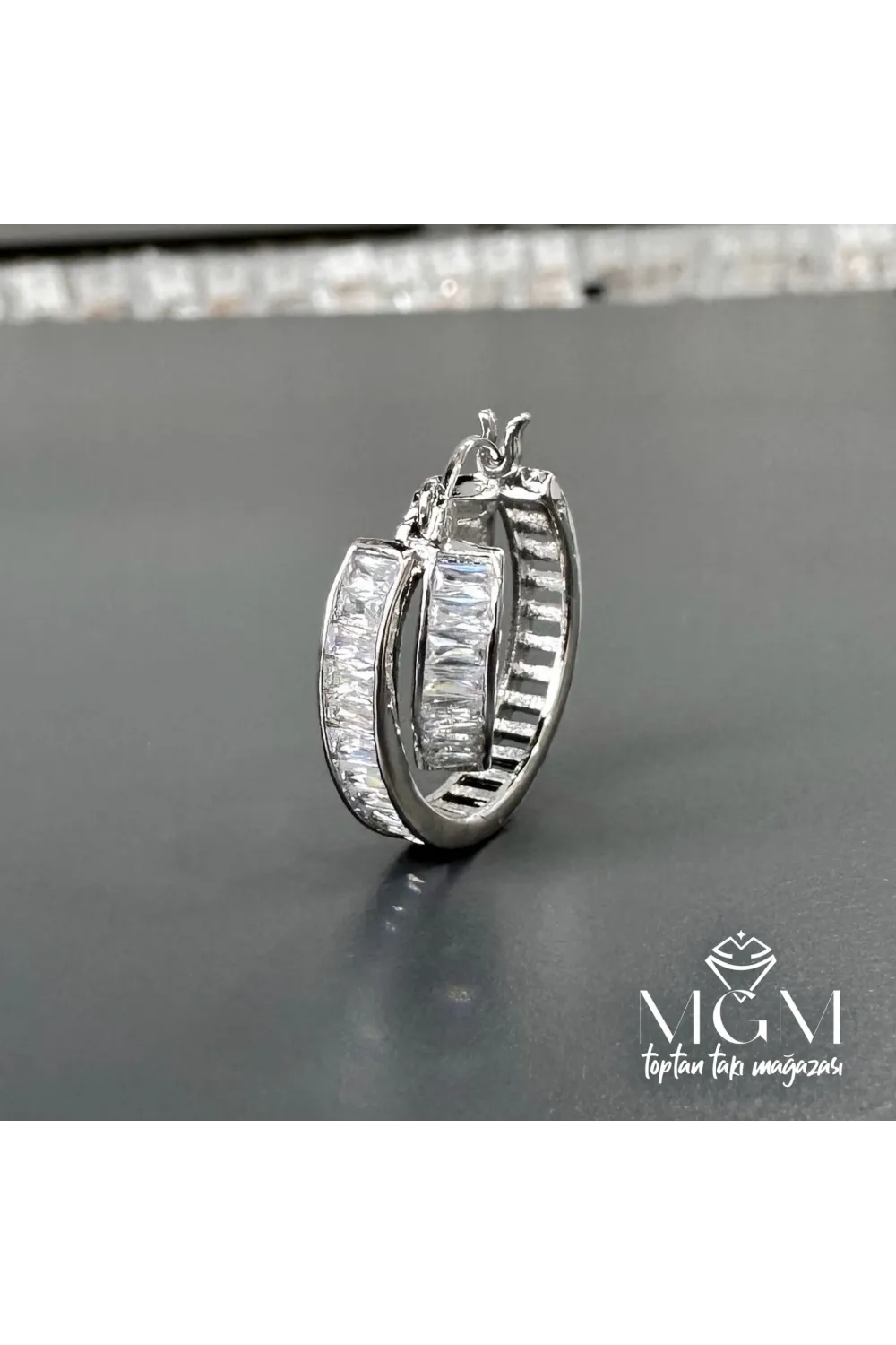 Zirkon Baget Taşlı Halka Küpe - Kp00129