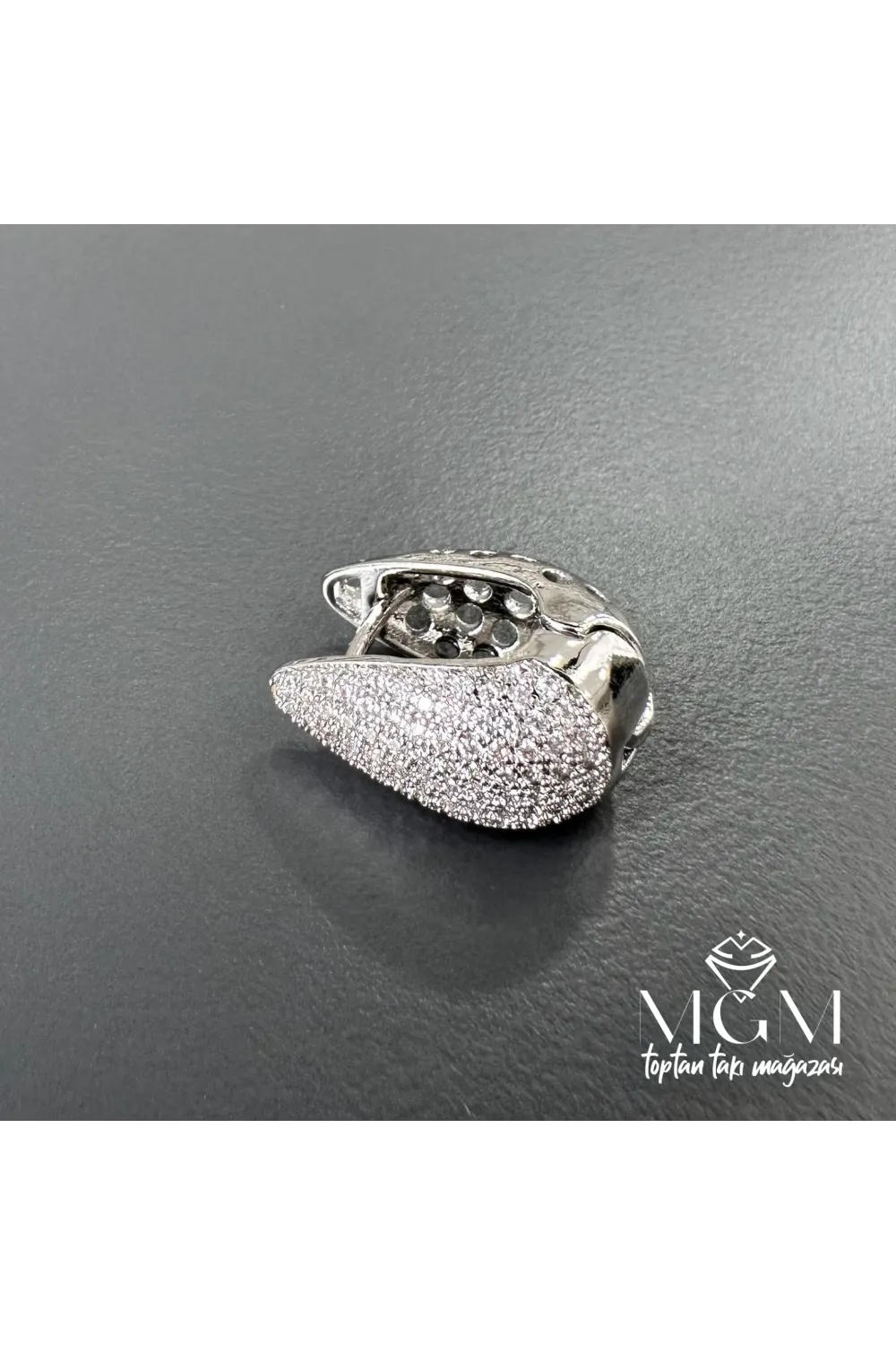 Zirkon Taşlı Su Damlası Küpe - Kp00170