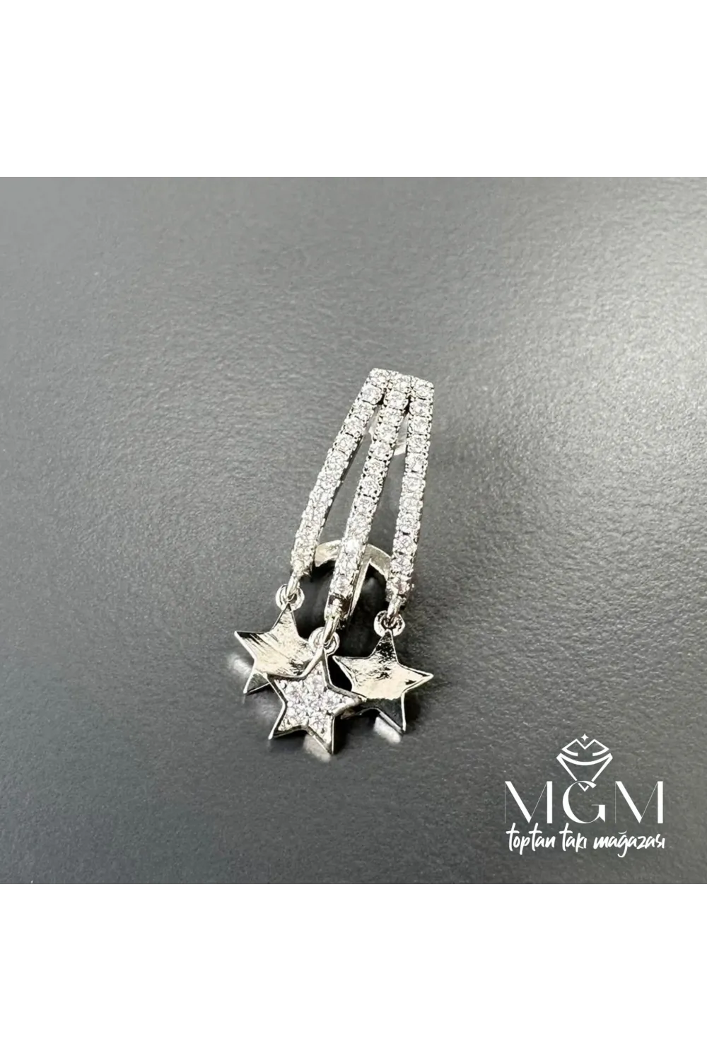 Zirkon Taşlı Yıldız Detaylı Küpe - Kp00173