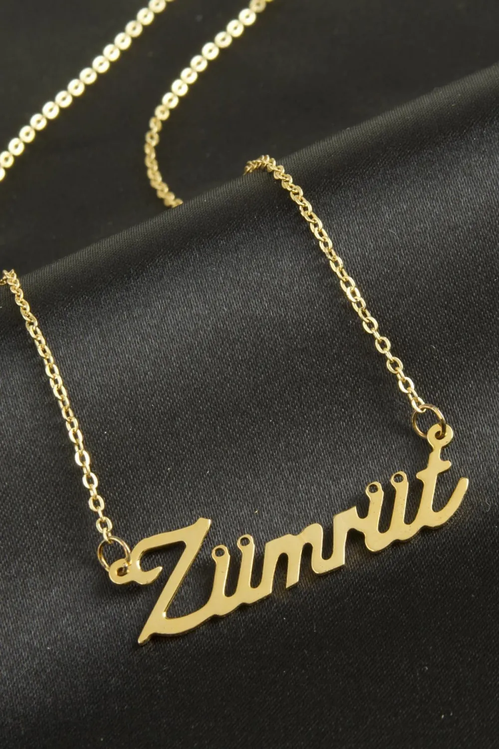 Zümrüt isimli kolye (Kişiye Özel)
