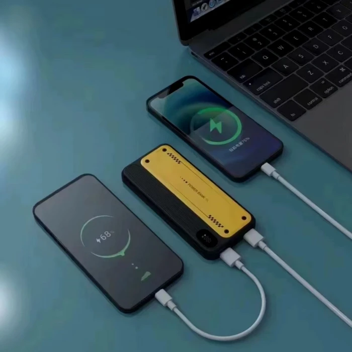 10000 mAh Hızlı Şarj Özellikli Aynı Anda 4 Cihazı Şarj Edebilen Powerbank (4887)