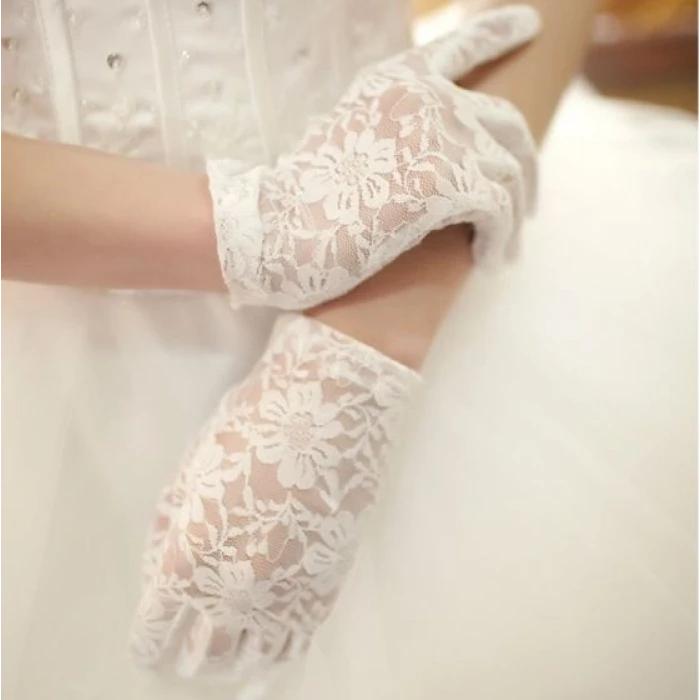 Beyaz Renk Kısa Dantelli Eldiven (K95)