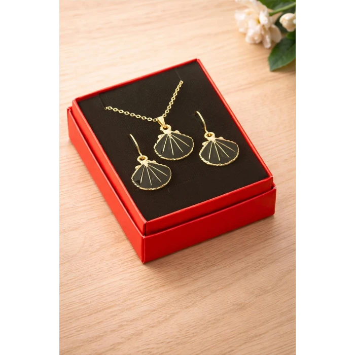 ieg™ İstiridye Mineli Kutulu Kolye Set