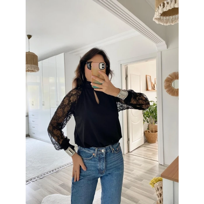 ieg™ Kadın Uzun Kollu Göğüs Pencere Detay Yaka Boğazlı Kolları Tüllü Sandy Bluz