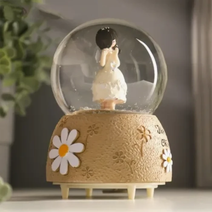 Kemancı Kız Kar Küresi Orta Boy