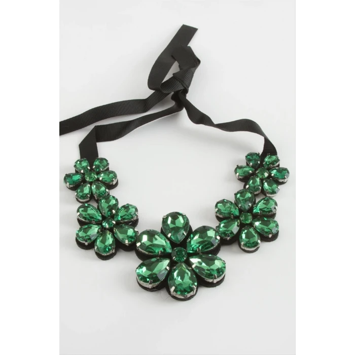 Papatya Taşlı Yaka Kolye