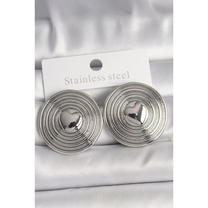 Pirinç Gümüş Renk Kalp İşlemeli Daire Plaka Model Kadın Küpe