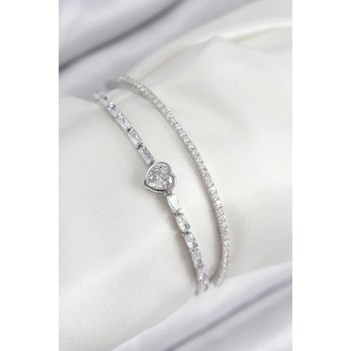 Pirinç Zirkon Taşlı Kalp Model Gümüş Renk Kadın Bileklik - TJ-BB7874