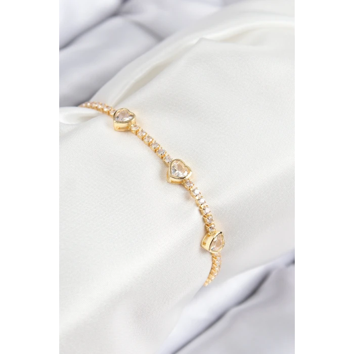 Pirinç Zirkon Taşlı Sıralı Kalp Model Gold Renk Kadın Bileklik - TJ-BB7729