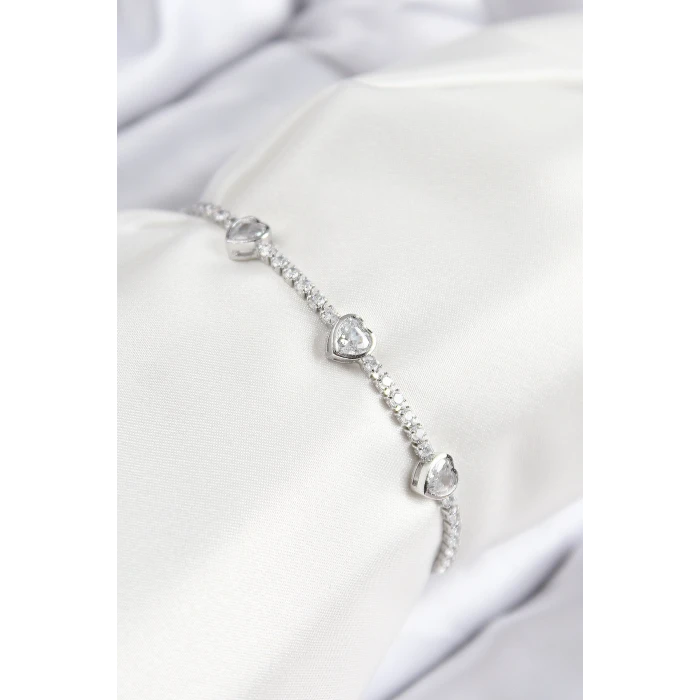 Pirinç Zirkon Taşlı Sıralı Kalp Model Gümüş Renk Asansörlü Kadın Bileklik - TJ-BB7728