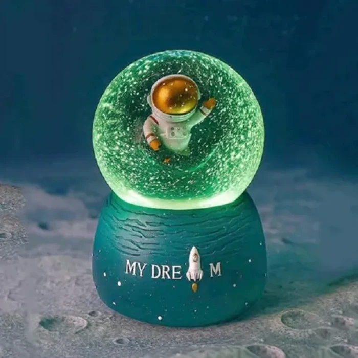 Sevimli Astronot Kar Küresi