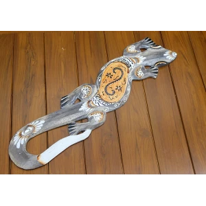 Ahşap Duvara Asmalı Kertenkele Figürü