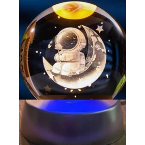 Ay Üstünde Astronot Tasarımlı Plastik Altlıklı Işıklı Cam Küre