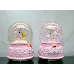 Hello Kitty İçi Dönmeli Püskürtmeli Işıklı Müzikli Kar Küresi Büyük Boy Model 1
