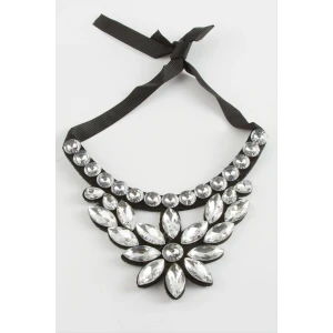 ieg™ Çiçek Taşlı Yaka Kolye