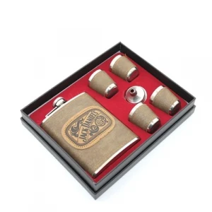 ieg™ Derili 4 Bardaklı İçki Matara Seti