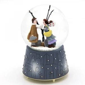 ieg™ Orta Boy Kiş Masali Temali Pilli Kar Küresi