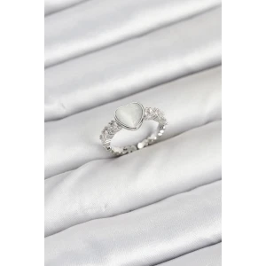 Pirinç Gümüş Renk Zirkon Taşlı Kalpli Kadın Yüzük - TJ-BYK3857