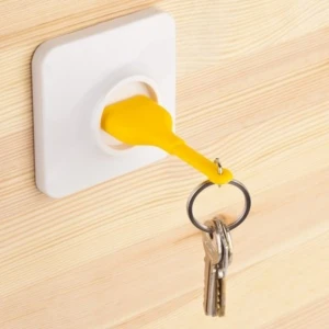 Yapışkanlı Priz Görünümlü Kapı Duvar Tipi Anahtarlık Askılık