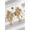 Pirinç Gold Renk 3 Sıralı Dalgalı Model Kadın Küpe