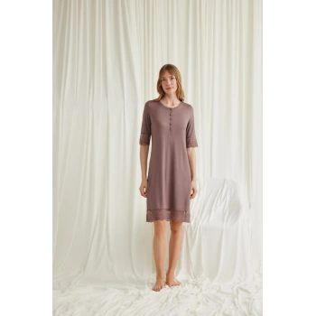 Dantel Detaylı Kısa Kollu Ve Önü Düğmeli Gecelik