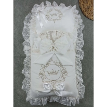 Yenidoğan Antalya Taç Nakışlı Kundaklı Trilüks Unisex 3lü Alt Açma Seti Ekru