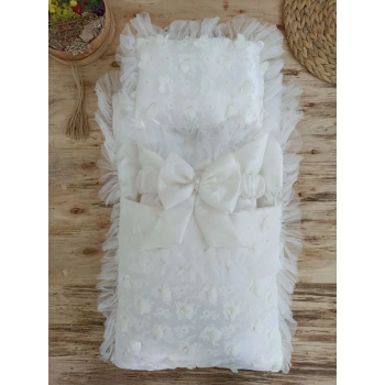 Yenidoğan İzmir İncisi Tül İşlemeli Pamuklu Fiyonklu Kundaklı Lüks 3lü Alt Açma Seti Ekru