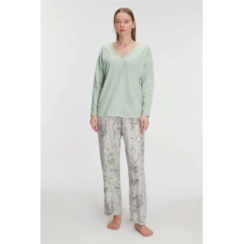 Kadın Uzun Kol V Yaka Pijama Takımı