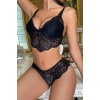 Kadın Siyah Dantel Bralet Ve Slip Külotlu İç Çamaşır Takımı