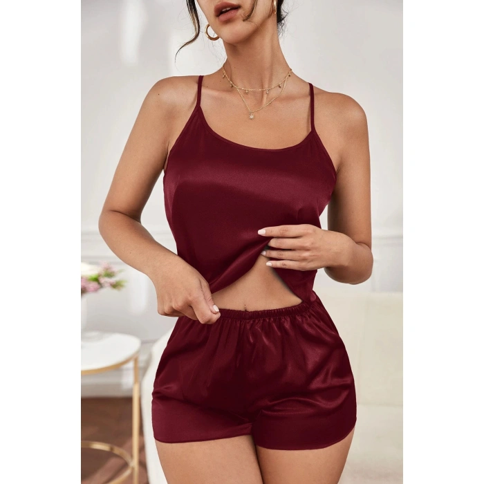Kadın Bordo Asimetrik Sırt Dekolte Detaylı Şık Şortlu Gecelik Takım