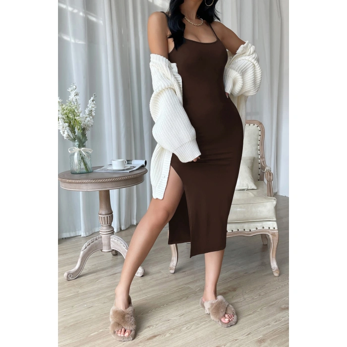 Kadın Kahverengi Yırtmaçlı Diz Altı Vücüdu Saran Gecelik