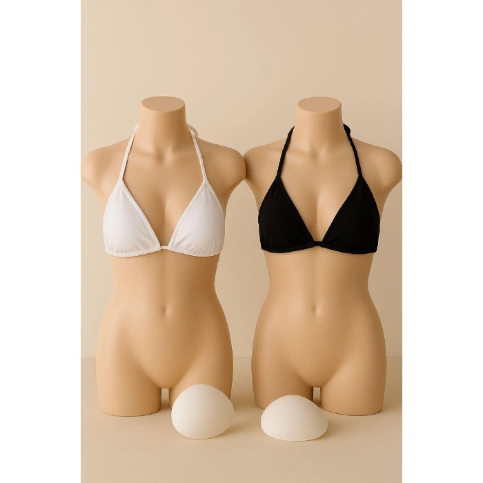 Kadın Siyah Ve Beyaz Minimal Kesim Üçgen Bikini Üstü