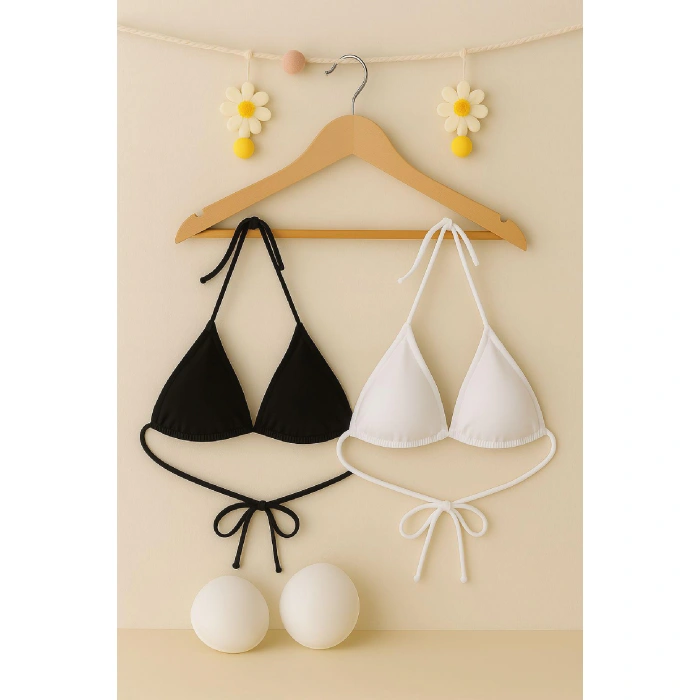 Kadın Siyah Ve Beyaz Minimal Kesim Üçgen Bikini Üstü