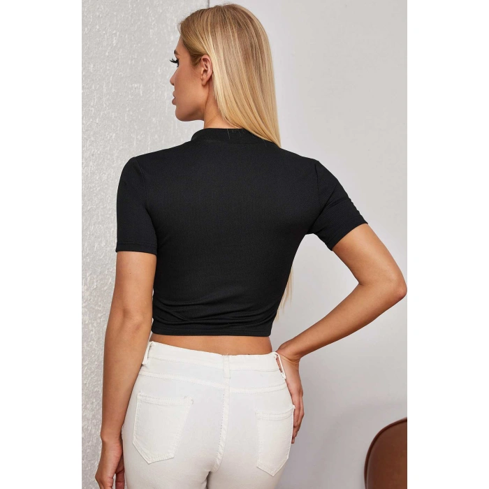 Kadın Siyah Yarım Fermuarlı Ve Kısa Kollu Crop Top Bluz
