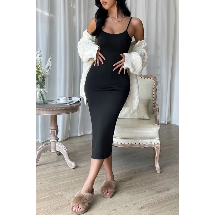 Kadın Siyah Yırtmaçlı Diz Altı Vücüdu Saran Gecelik