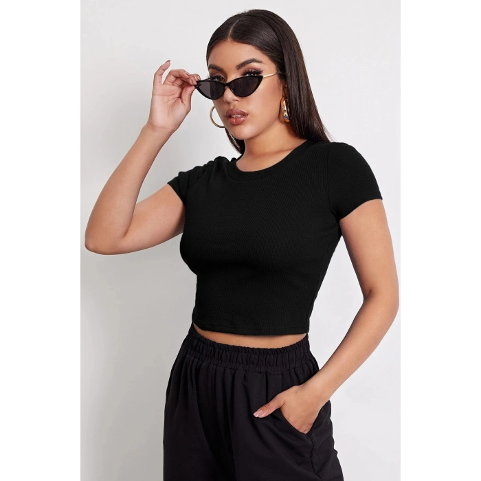 Kadın Siyah Yuvarlak Yaka Yarım Kol Crop Top Bluz