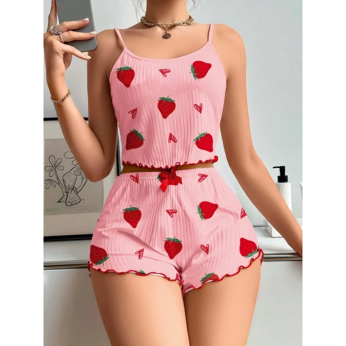 Pamuklu Pembe Üstüne Çilek Desen Fitilli Askılı Şortlu Pijama Takımı