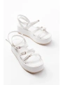 861-1222 Beyaz Tokalı Bilekten Bağlamalı Dolgu Kadın Sandalet