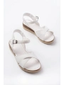 692-564 Beyaz Ortopedik Taban Çapraz Tokalı Kadın Sandalet